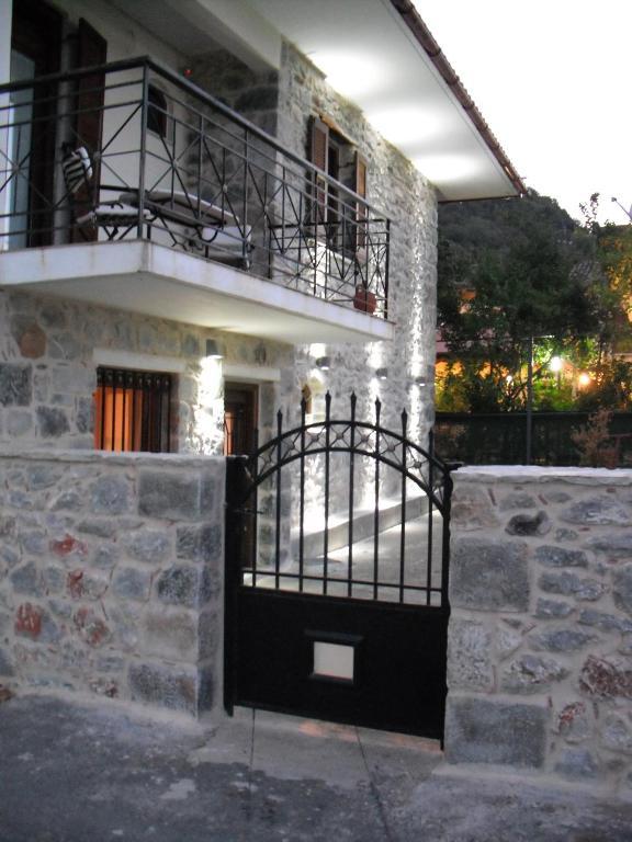Villa Iris Misztrász Kültér fotó